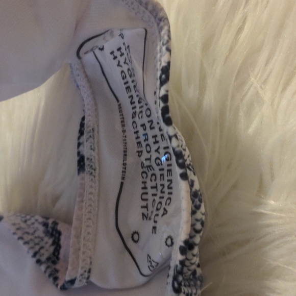 Pink snake print size medium bikini set - Picture 6 of 8